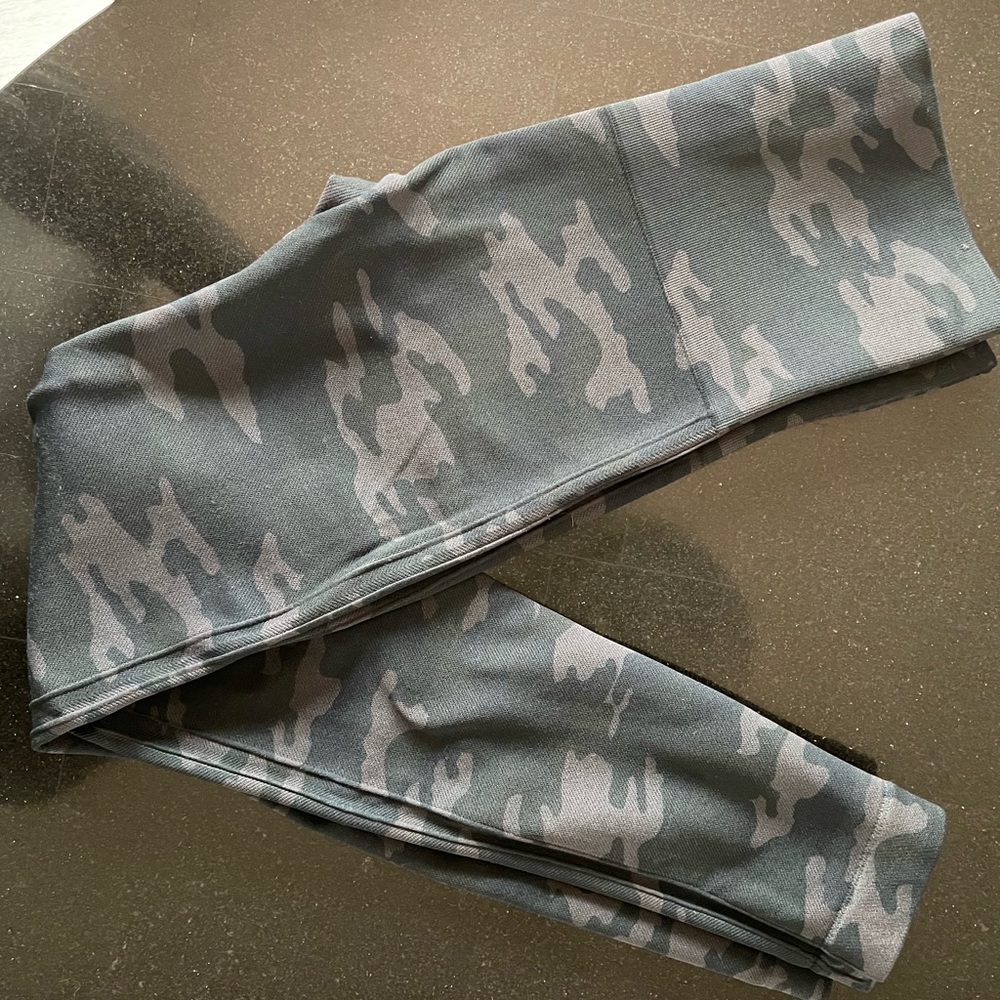Camo Spanx, Size M